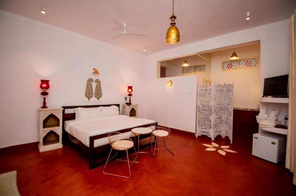 The Singing Tree Hotel Old Goa Exterior photo