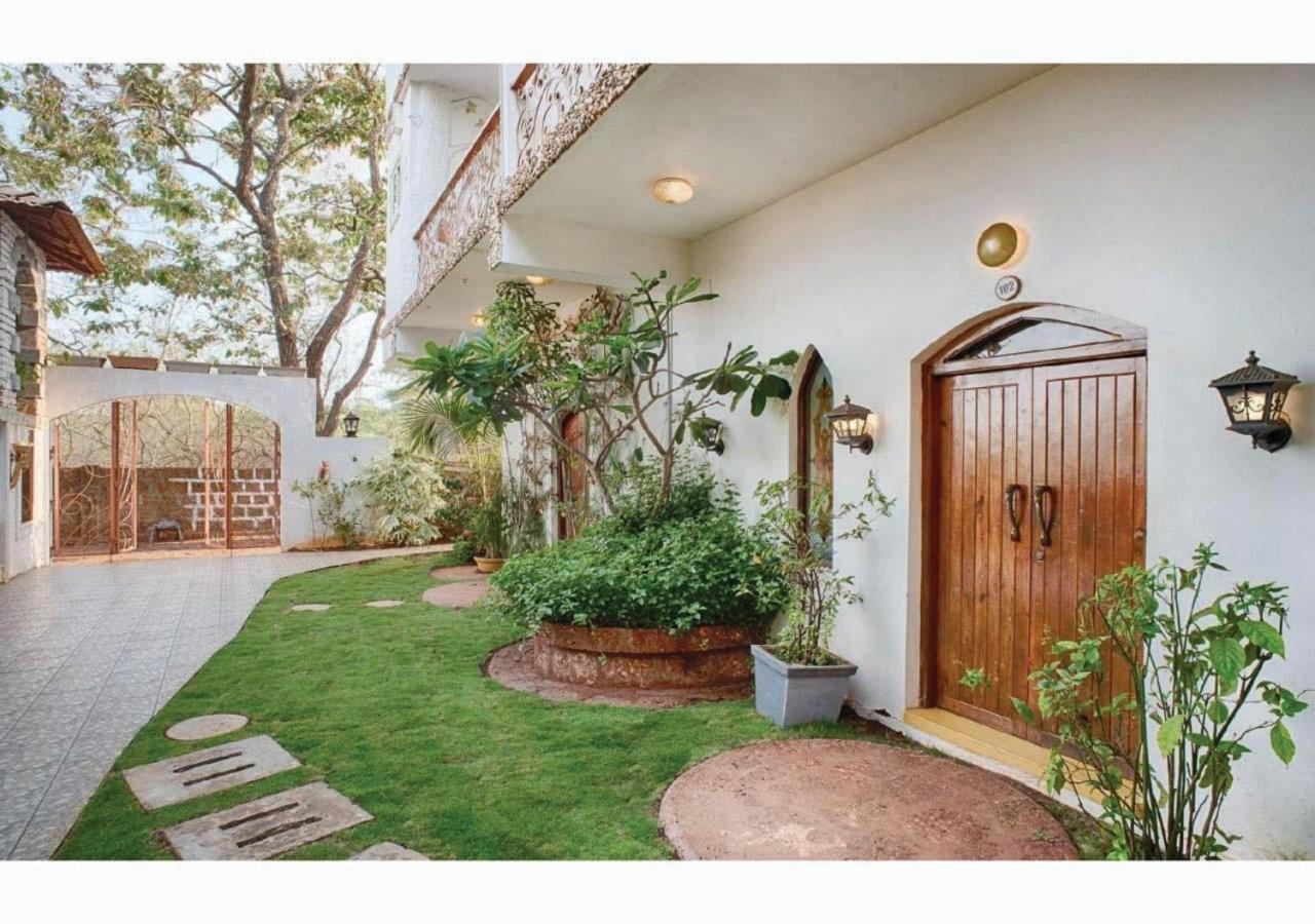 The Singing Tree Hotel Old Goa Exterior photo