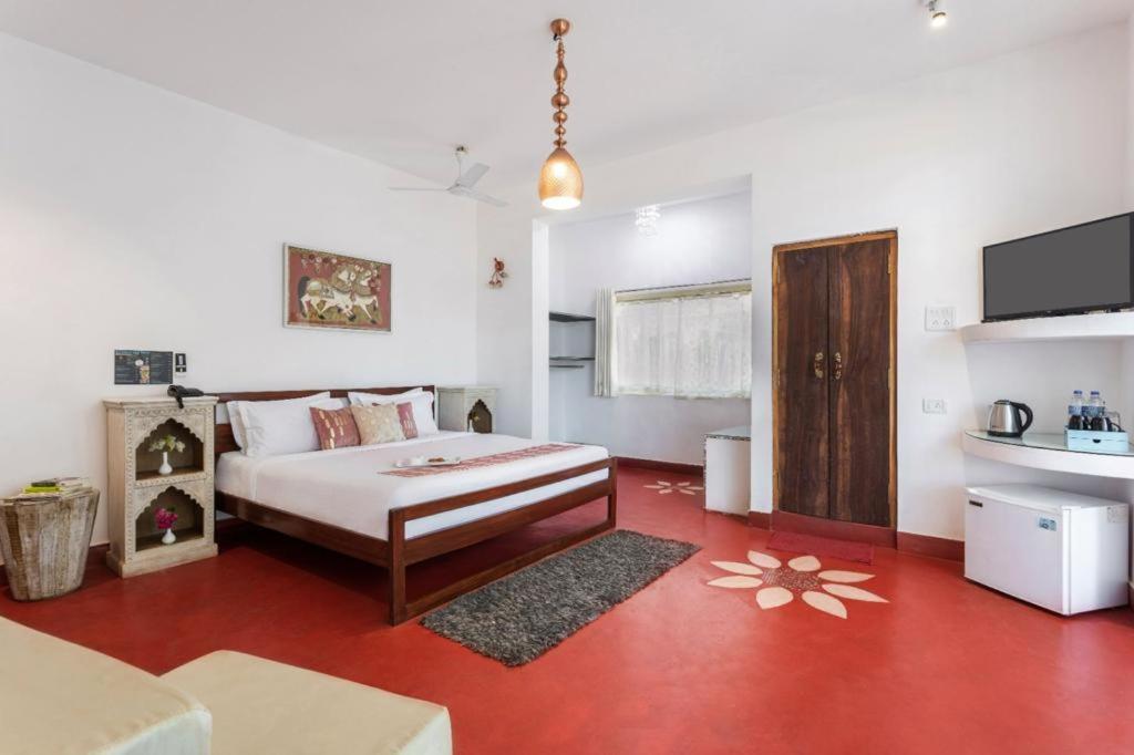 The Singing Tree Hotel Old Goa Exterior photo