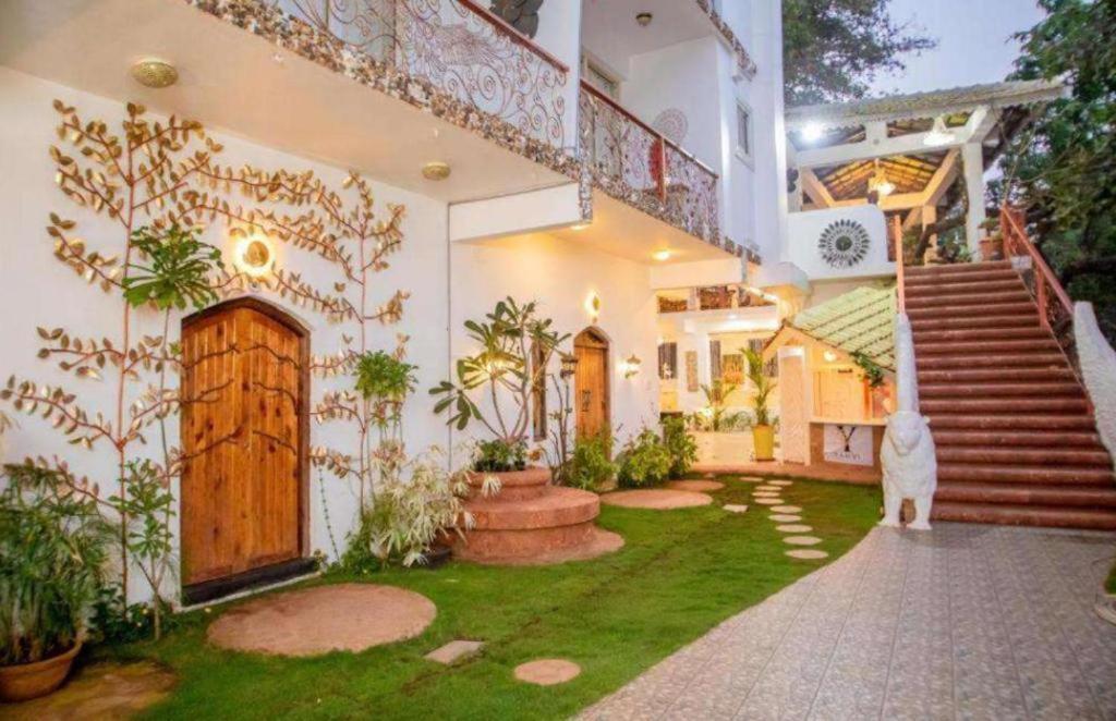 The Singing Tree Hotel Old Goa Exterior photo